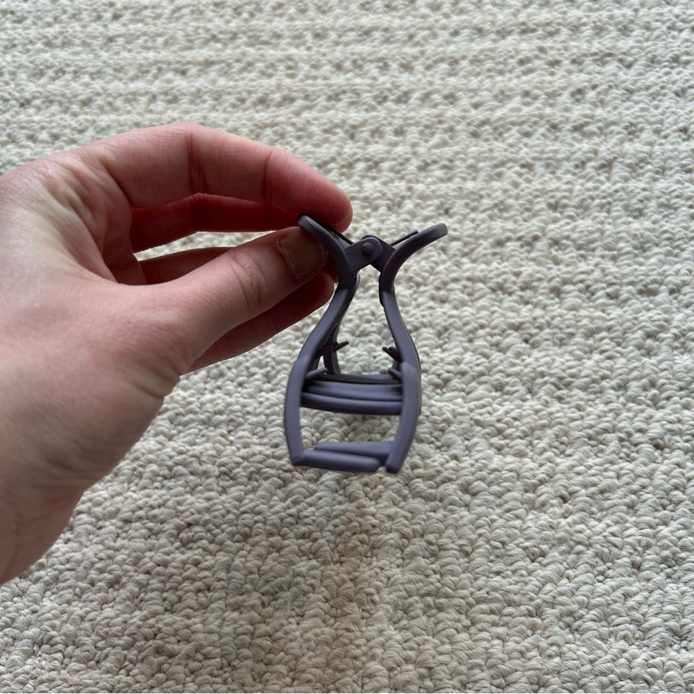 Large Dusty Purple Matte Wavy Claw Clip - Picture 4 of 9